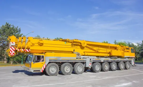 Mobile Crane - Image 2