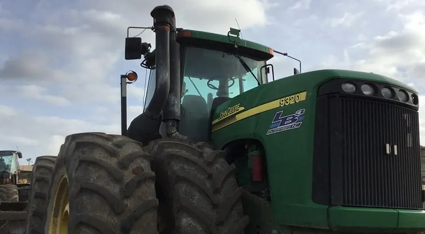 Tractor - Image 2
