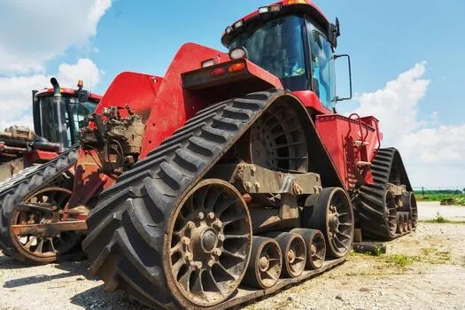 Heavy Duty Tractor - Image 2